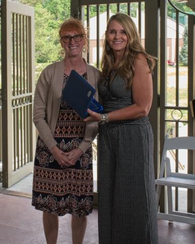 Jodi receives award for the winning Thriller in 2024